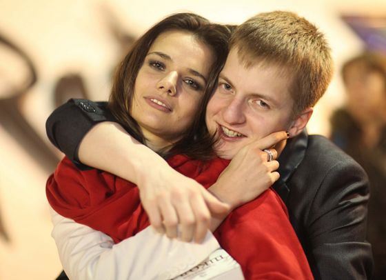 Биография Татьяны Космачевой Татьяна Владимировна Космачёва появилась на свет в самой обычной семье в небольшом подмосковном городе Реутов. По словам её родителей, они знали, что дочь свяжет жизнь с искусством. Она с детства увлекалась балетом, хорео