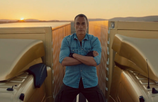 Знаменитый поперечный шпагат Ван Дамма в рекламном ролике Volvo. - Трейлеры