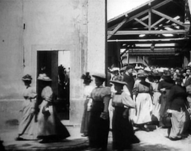 Прибытие поезда на вокзал Ла-Сиоты - Трейлеры