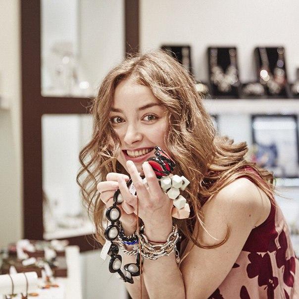 Актриса сериала "Молодежка" - Юлия Маргулис - Актрисы