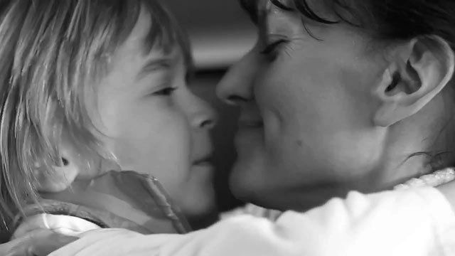 Мамы ждут нас - Трейлеры