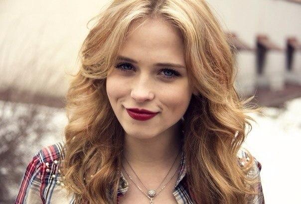 Анна Кошмал: фото в купальнике - Биографии