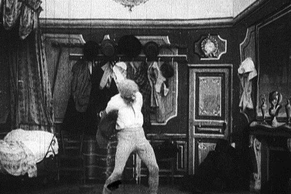 Невозможное раздевание (1900) - Трейлеры