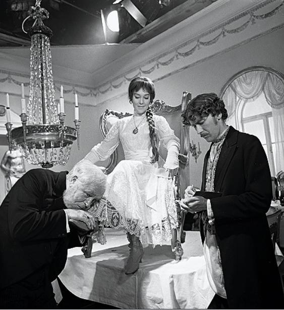 История съемок фильма "Тени исчезают в полдень" - Трейлеры