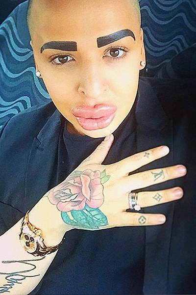 Поклонник Ким Кардашьян потратил 150 тысяч долларов, чтобы стать ее копией - Биографии