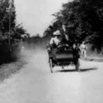 Каково это, когда тебя переехали (1900) - Трейлеры