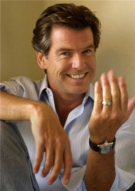 П.Броснан сбежал от ТЕЛОХРАНИТЕЛЕЙ, так как хотел прогуляться по КРАСНОЙ ПЛОЩАДИ - Трейлеры