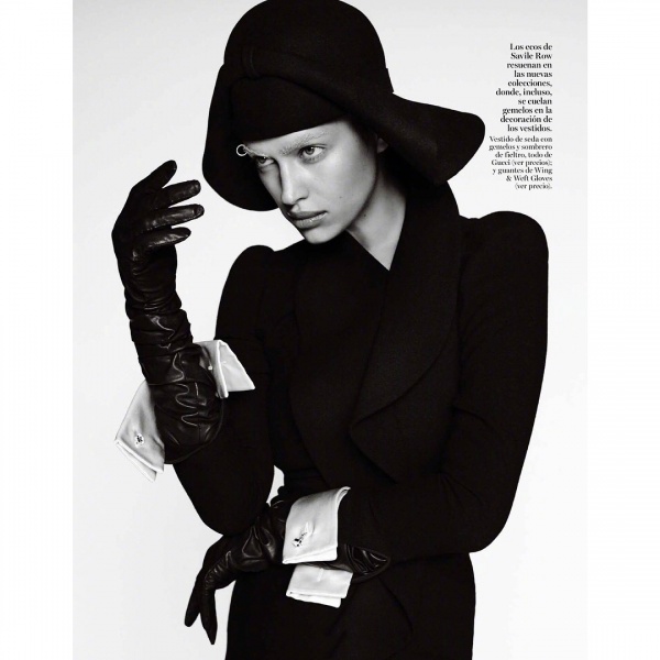 Ирина Шейк полностью обнажилась для испанского Vogue Ирина Шейк полностью обнажилась для испанского Vogue