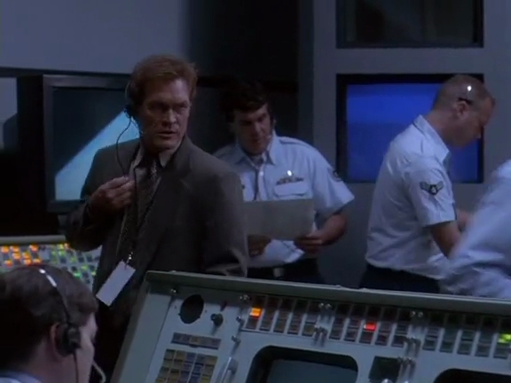 В плену у космоса (2013) - Трейлеры