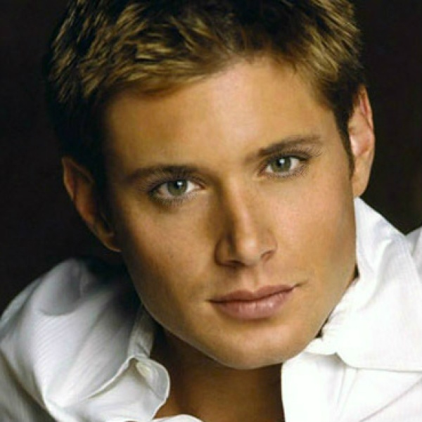 Актер Gensen Rose Ackles - Биографии