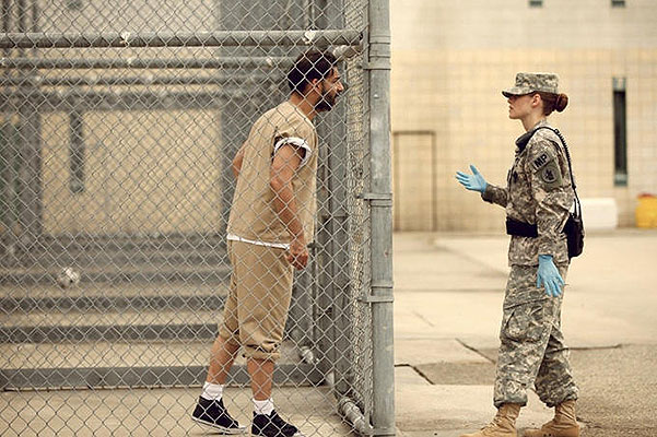 Лагерь «X-Ray» (2014) - Трейлеры Лагерь «X-Ray» (2014) - Трейлеры