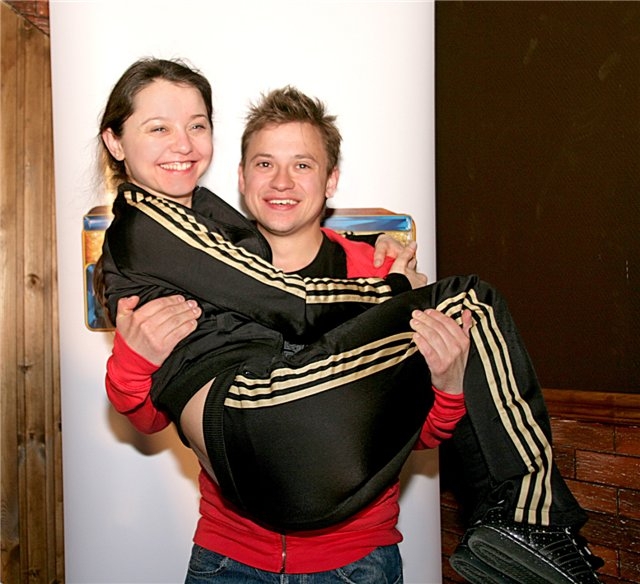 Телесериал "СашаТаня" на канале "ТНТ" - Трейлеры