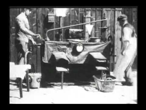 Шляпо-сосисочный агрегат (1900) - Трейлеры Шляпо-сосисочный агрегат (1900) - Трейлеры