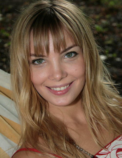 Ольга Арнтгольц - Биографии