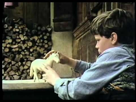 Следы на снегу. - Трейлеры