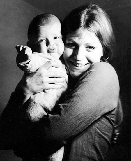 Анна Герман (певица) биография, фото и ее сын - Российские актеры.