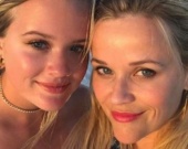 Дочь Риз Уизерспун пошла работать в пиццерию