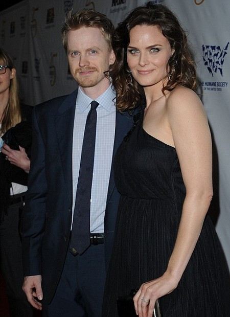 Биография Эмили Дешанель - Иностранные актеры.