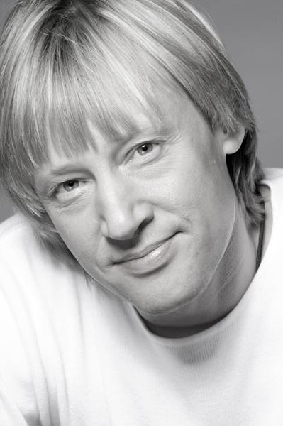 Артист Дмитрий Харатьян - Биографии