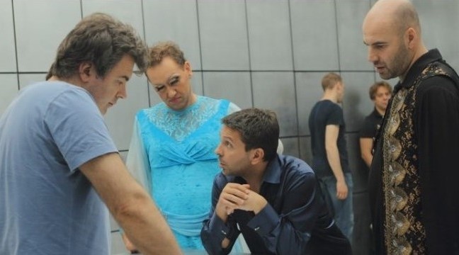 Быстрее, чем кролики (2013) - Трейлеры