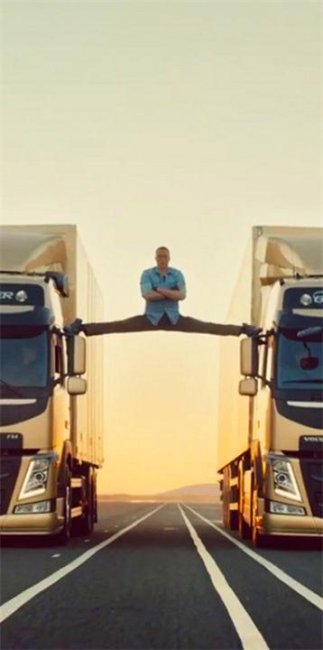 Знаменитый поперечный шпагат Ван Дамма в рекламном ролике Volvo. - Трейлеры
