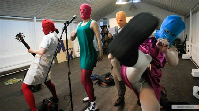 Документальный фильм "Показательный процесс: История Pussy Riot", 2013 - Трейлеры