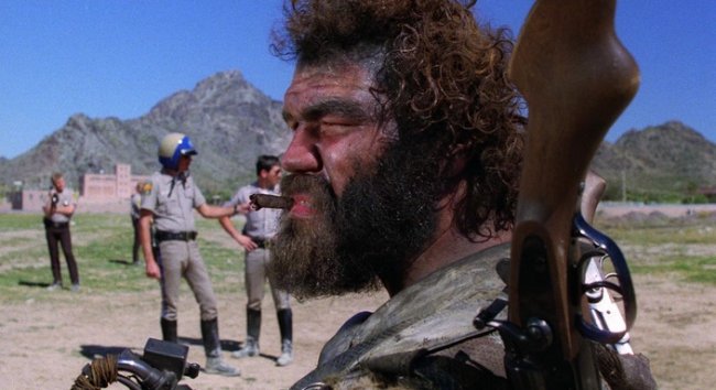 Фильм "Воспитывая Аризону" - Трейлеры