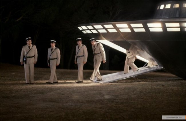 Жандарм и инопланетяне - Трейлеры