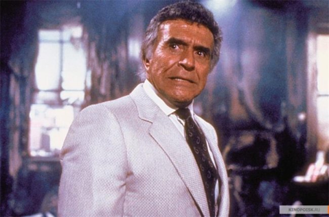 Голый пистолет (1988) - Трейлеры