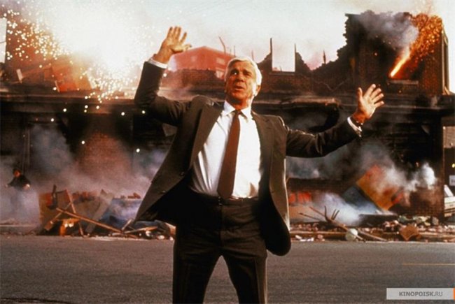 Голый пистолет (1988) - Трейлеры