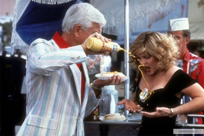 Голый пистолет (1988) - Трейлеры