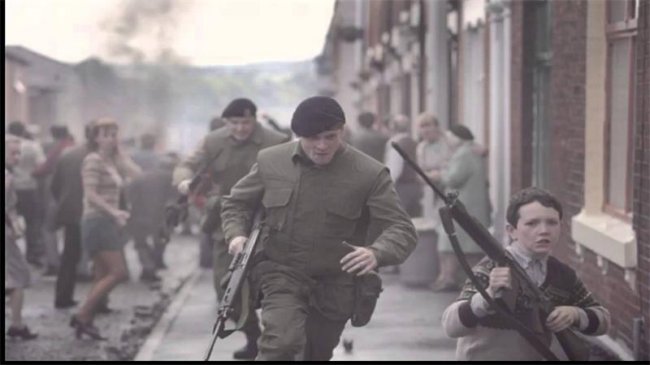 71 / '71 (2014) - Трейлеры