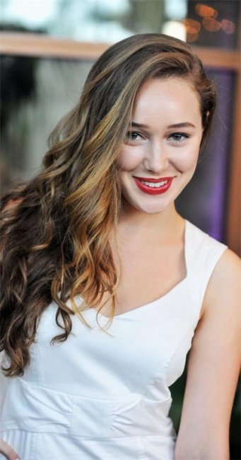 Алисия Дебнем-Кери, актриса - Трейлеры