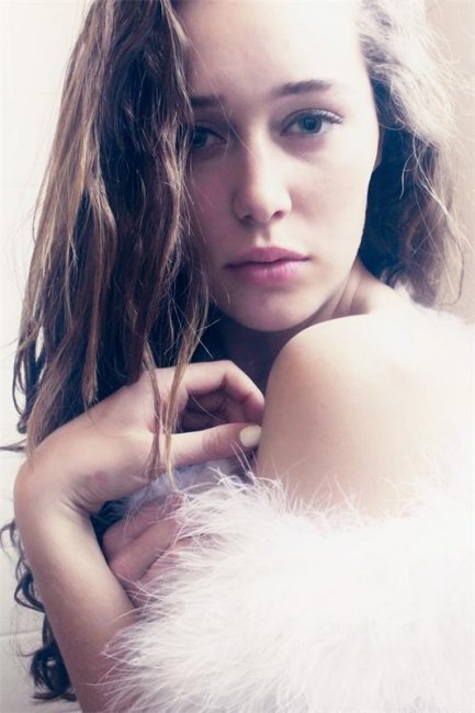 Алисия Дебнем-Кери, актриса - Трейлеры