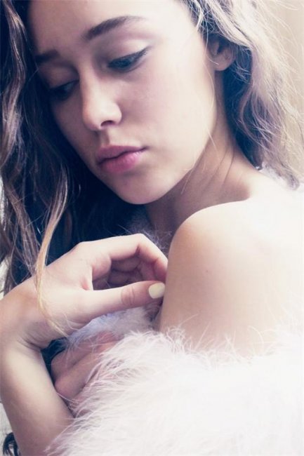 Алисия Дебнем-Кери, актриса - Трейлеры