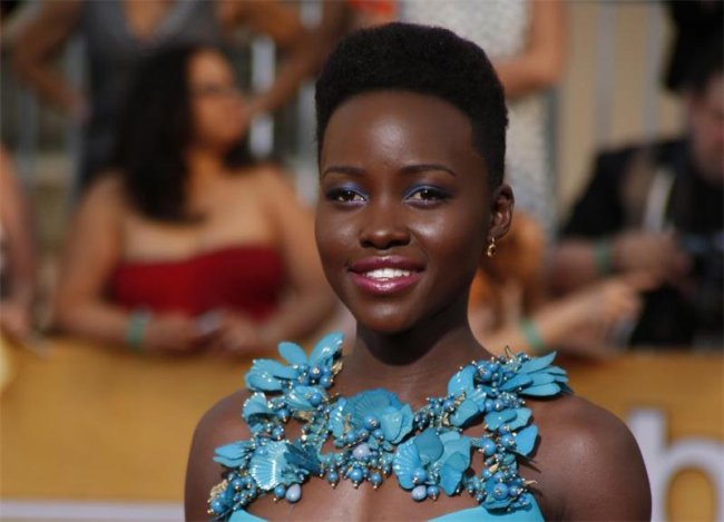 Актриса Люпита Нионго - Трейлеры