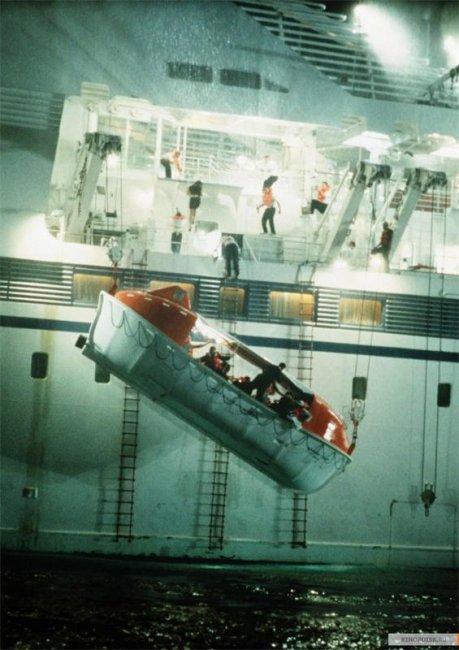 Скорость 2: Контроль над круизом (1997) - Трейлеры