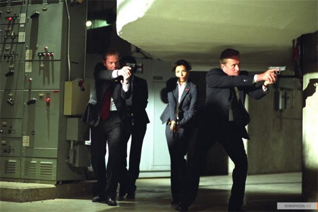 Охранник (2006) - Трейлеры