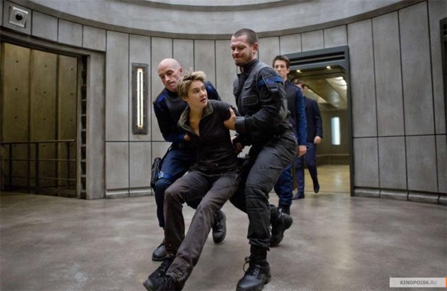 Дивергент, глава 2: Инсургент (2015) - Трейлеры