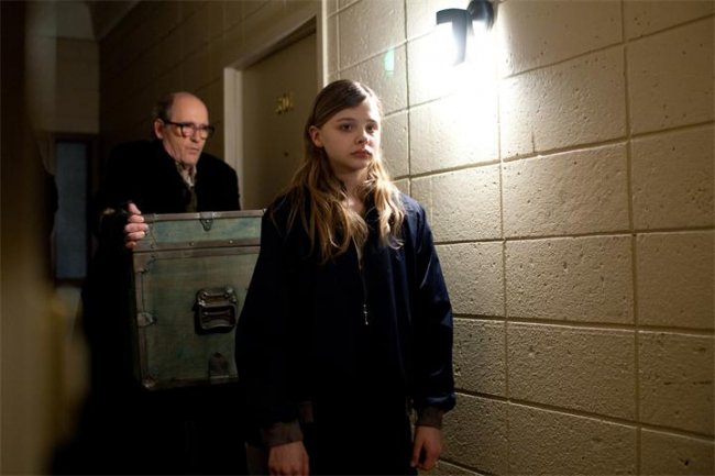 «Впусти меня» - фильм ужасов режиссёра Мэтта Ривза - Трейлеры