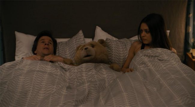 Третий лишний - Трейлеры