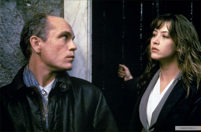 За облаками (1995) - Трейлеры