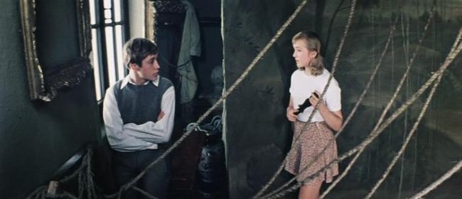 Фильм "Сто дней после детства" - 1975 - Трейлеры