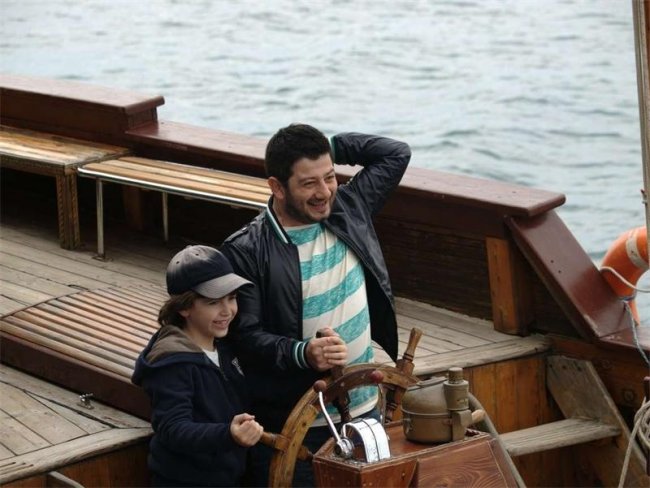 Подарок с характером (2014) - Трейлеры