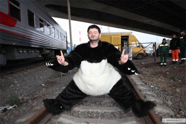 Подарок с характером - Трейлеры