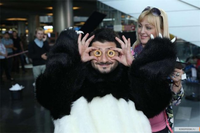 Подарок с характером - Трейлеры