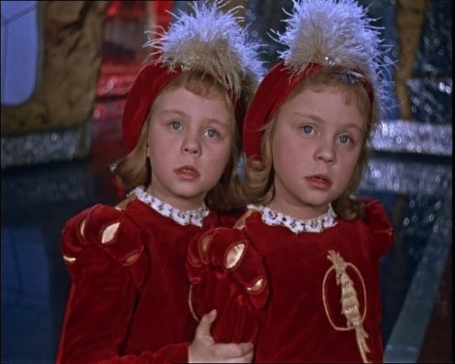 Королевство кривых зеркал - Трейлеры