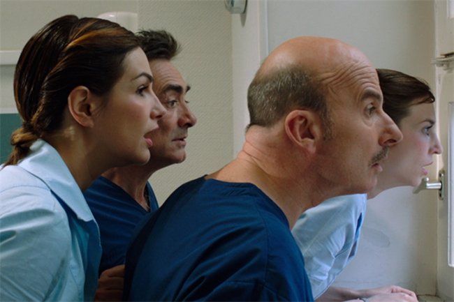 Клиника любви (La clinique de l'amour!) 2012 - Трейлеры