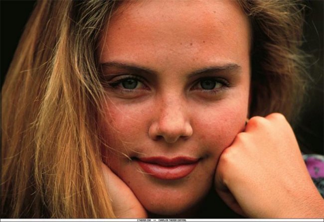 Шарлиз Терон. Биография - Биографии