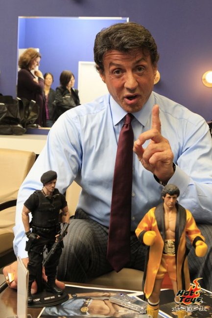 Hot Toys игрушка Barney Ross - Трейлеры